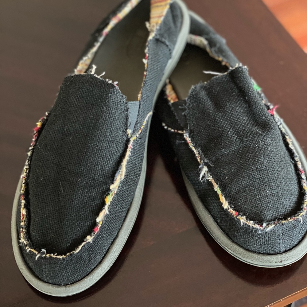 Sanuks Donna Hemp Black Women’s Sz 10. Hardly worn if worn at all.